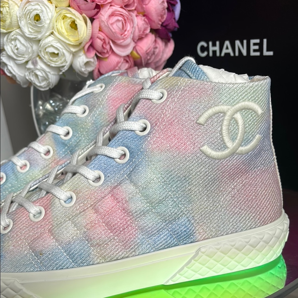 🫧CHANEL🫧🌈⭐️HOST PICK⭐️📣📣Pastel High-Top Sneakers 38.5 - Picture 3 of 14